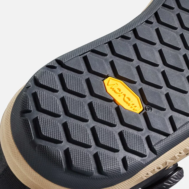 2026_top-1_Apparel_CAYN-Canyon-Loamr-Flat-MTB-shoe_9102453_BG_vibram-xs-compound