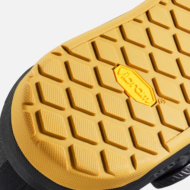 2026_top-1_Apparel_CAYN-Canyon-Loamr-Flat-MTB-shoe_9102453_BK_vibram-xs-compound