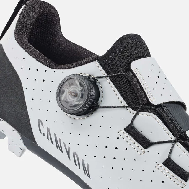 2026_top-3_Apparel_CAYN-Canyon-Tempr-Off-Road-Shoe_9102451_GY_boa-dial