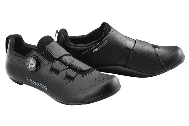 2026_alt-4_Apparel_CAYN-Canyon-Tempr-Road-Shoe_9102450_BK_three-quarter-view-pair