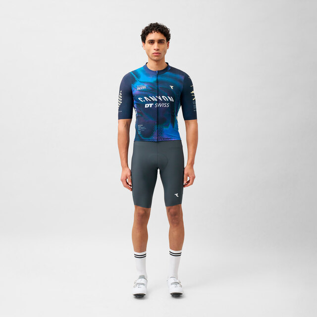 2026_M-alt-2_Apparel_Canyon DT ATR-Canyon-x-DT-All-Terrain-Racing-Mens-Jersey_9102470_-_front-view-model.jpg