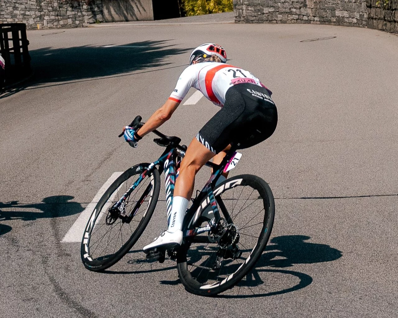 ©la__pics_Suisse_Stage 2_Niewiadoma-Phinney_8541 (1).jpg
