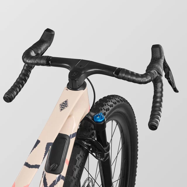2027_TOP-2_exceed_cfr-gravel_4583_M160_P07_cockpit