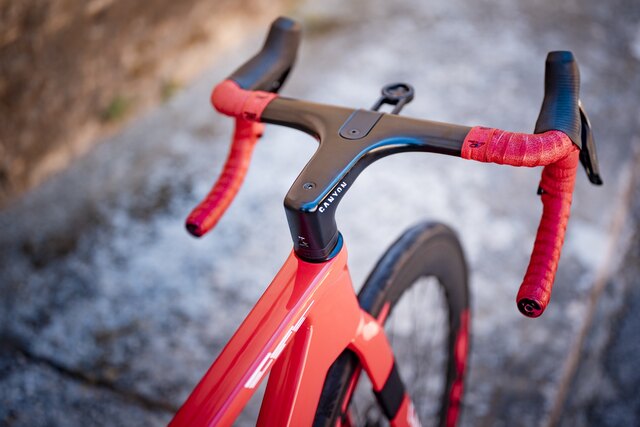 Enric Mas - Canyon Aeroad CFR cockpit.jpg