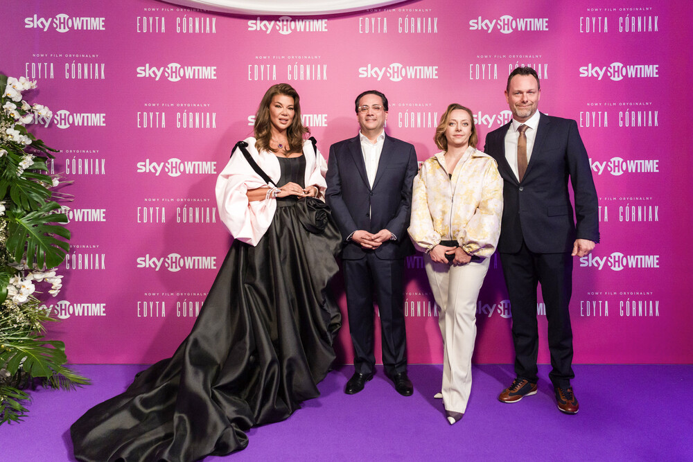 Edyta Górniak, Monty Sarhan, Edyta Pytlewska -Mele, Gabor Harsanyi  na premierze nowego filmu dokumentalnego SkyShowtime.jpg