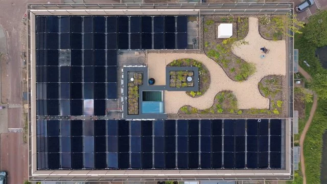 Dak drone boven zonnepanelen 1A