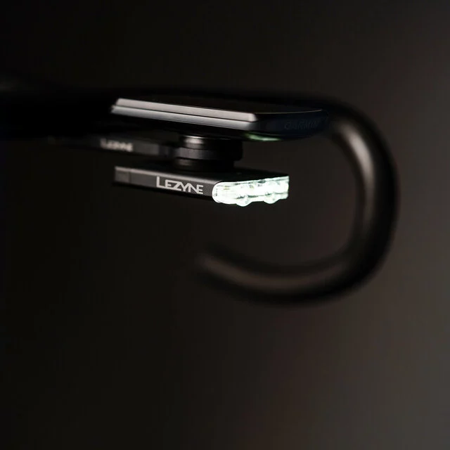 1-LED-44-V137_RoadDrive500_lifestyle_04_R0