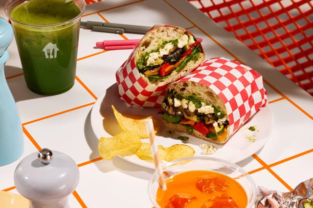 Hybrid_sRGB_ALL_2024_Sandwiches_Veggie-sub_Close