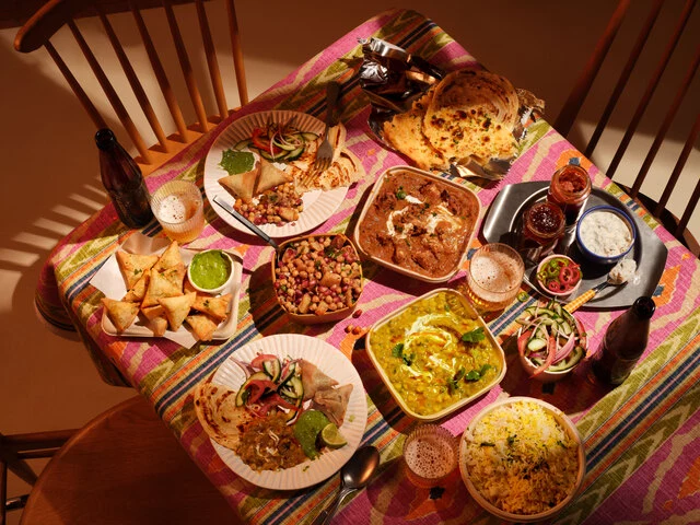 Hybrid_sRGB_ALL_2024_Curry_Night-Butter-chicken-curry-Veggie-Dhal-samosa