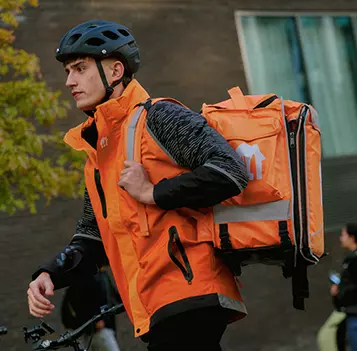Courier_sRGB_All_2026_16-24_Male_Backpack_357x351