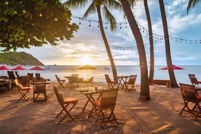 Anantara_Rasananda_Koh_Phangan_Villas_Restaurant_The_Bistro_at_The_Beach