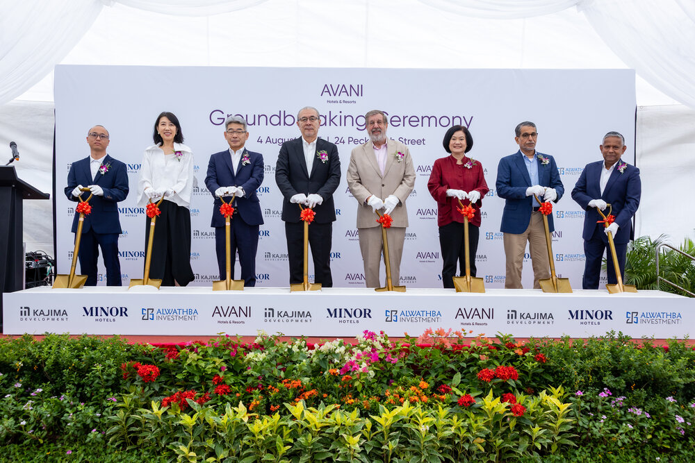 Left to right: Mr. Winston Zhu Wenting, Managing Director of Kim Hua Construction Pte. Ltd.; Ms. Angelene Chan, Chairman of DP Architects; H.E. Hiroshi Ishikawa, Ambassador of Japan to Singapore; Mr. Shuichi Oishi, CEO of Kajima Development; Mr. William E. Heinecke, Chairman and Founder of Minor International; H.E. Mrs. Ureerat Chareontoh, Ambassador of Thailand to Singapore; H.E. Mohamed Saif Al Suwaidi, Managing Director of Al Wathba Investment; and Mr. Dillip Rajakarier, CEO of Minor Hotels and Group CEO of Minor International.