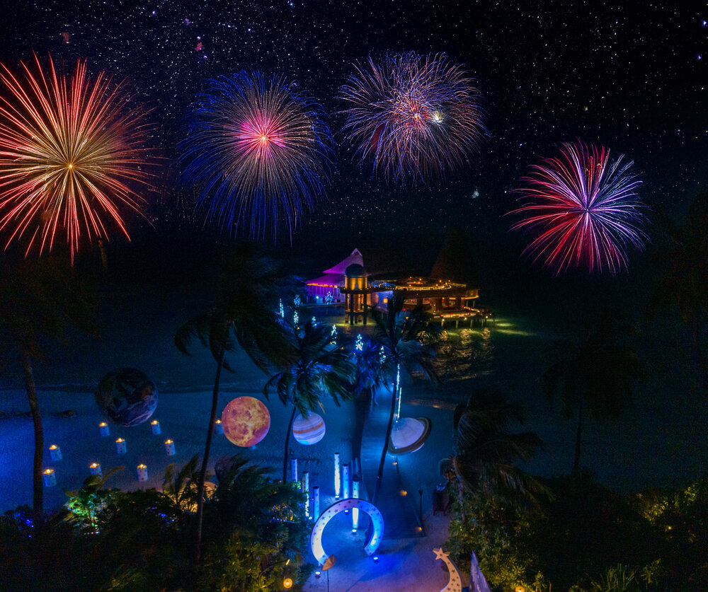 Anantara Kihavah - Festive 2.jpg