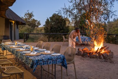 Anantara Stanley & Livingstone Victoria Falls Hotel_Bush Dinner_Table Setup.jpg