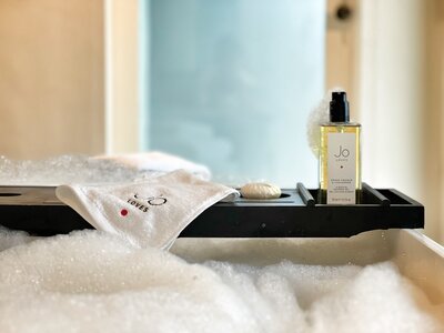 581305-Jo Loves Bath Butler Experience-6058da-original-1741688403