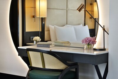 Anantara Downtown Dubai Hotel_Luxury Burj Khalifa View Room.jpg