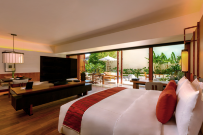 Anantara_Chiang_Mai_Resort_Guest_Room_Lanna_Garden_Terrace_Suite_Bedroom_with_Garden_View.png