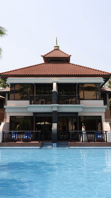 Anantara The Palm Dubai Resort_Adults Only Room_Lifestyle.jpg