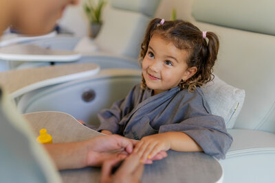 Avani+ Fares Maldives Resort_AvaniSpa_Mom and Daughter_Manicure.jpg
