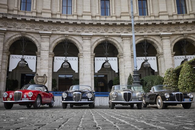 Anantara Concorso Roma 2026 - Lancia Aurelia B24 convertibles and Anantara Palazzo Naiadi Rome Facade.jpg