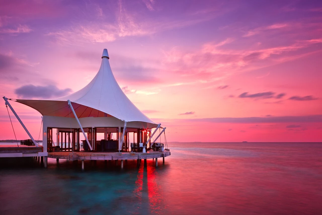Niyama_Private_Islands_Maldives_Restaurant_Edge_Overwater_Lounge_Sunset.jpg