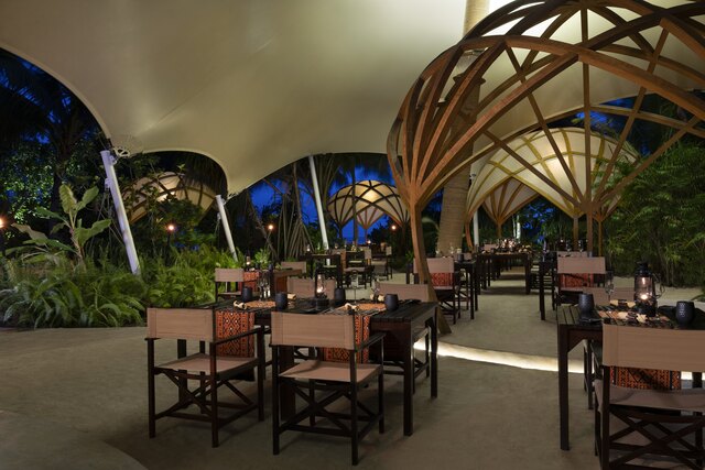 Niyama_Private_Islands_Maldives_Restaurant_Tribal_Baobab_Table.jpg