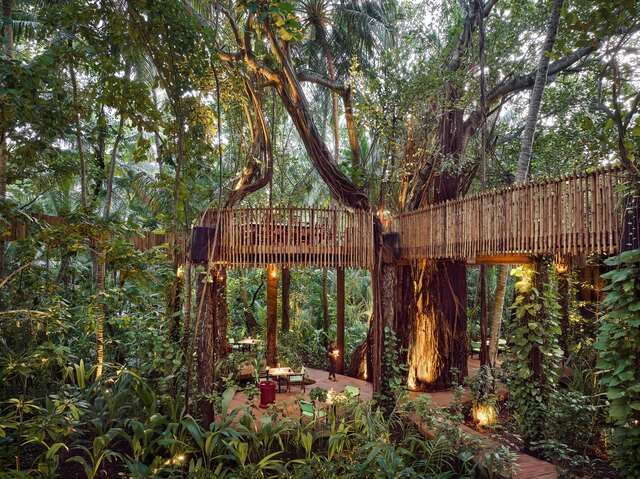 Niyama_Private_Islands - Nest Restaurant waiter.jpg