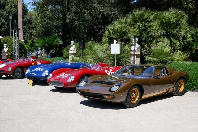 Class V and 1972 Lamborghini Miura SV - Anantara Concorso Roma