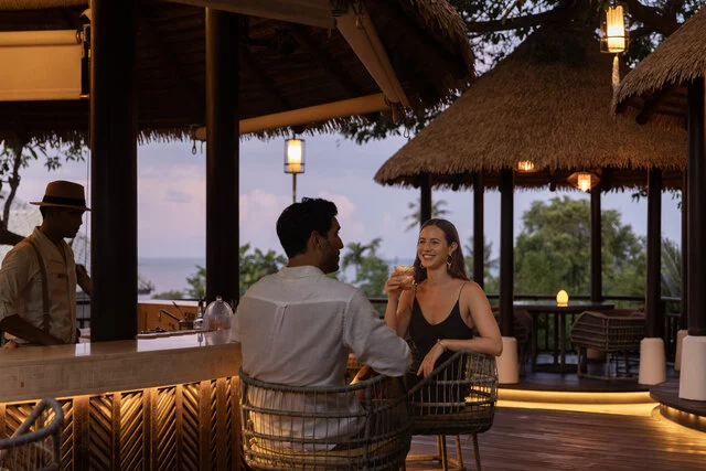 Anantara_Lawana_Koh_Samui_Resort_White_Lotus_Bar_The_Singing_Bird_Lounge