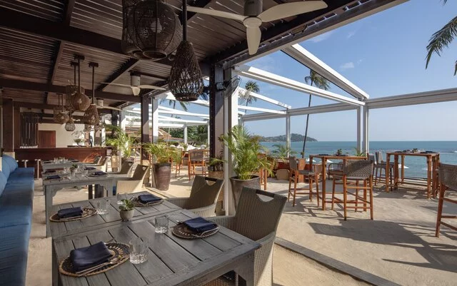 Anantara_Lawana_Koh_Samui_Resort_Restaurant_Sandal_by_João_Costa