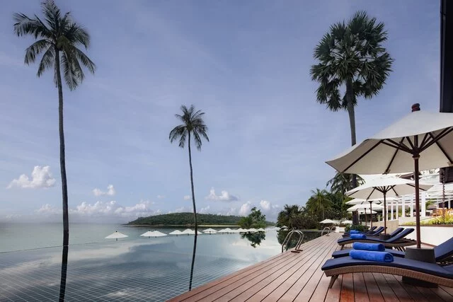Anantara_Lawana_Koh_Samui_Resort_Pool_and_Beach