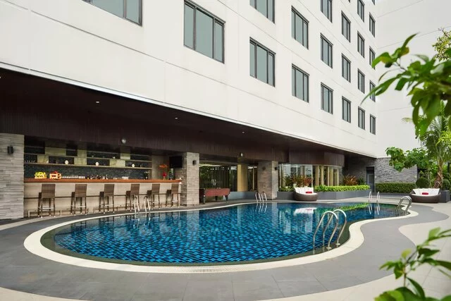 Avani_Ratchada_Bangkok_Pool_Deck