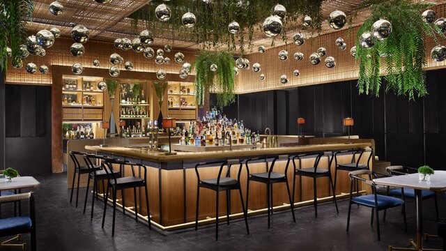 AQUA Bar at Anantara Siam Bangkok Hotel