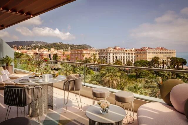 Anantara_Plaza_Nice_Hotel_Suite_BaidesAnges_Terrace_CityView