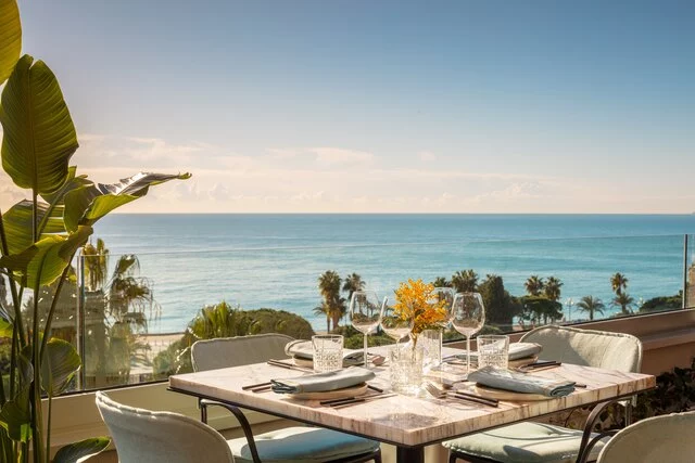 Anantara_Plaza_Nice_Hotel_Restaurant_Balcony_Sea_View_Table