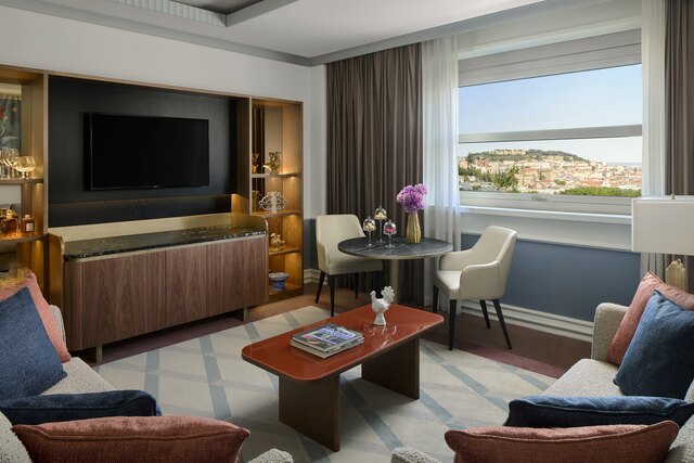 Tivoli Avenida Liberdade_Signature Executive Suite.jpg