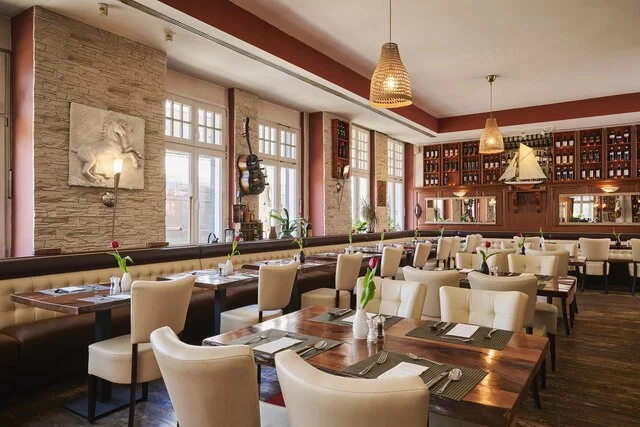 iStay_by_NH_Berlin_City_Ost_Restaurant_breakfast_setup