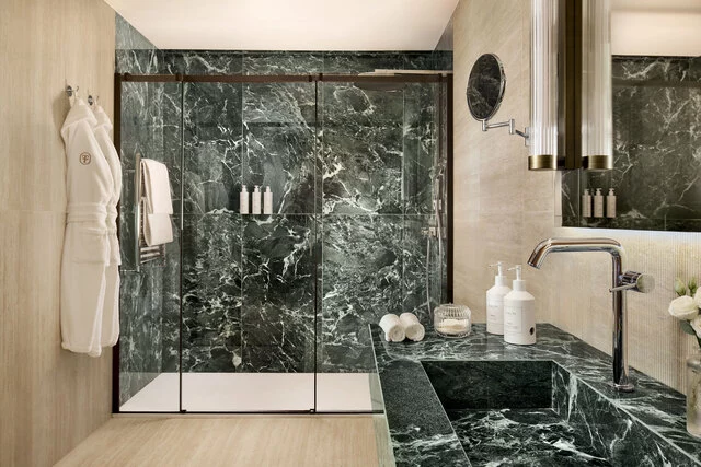 Tivoli_President_Milano_Hotel_Guest_Room_Suite_View_Bathroom