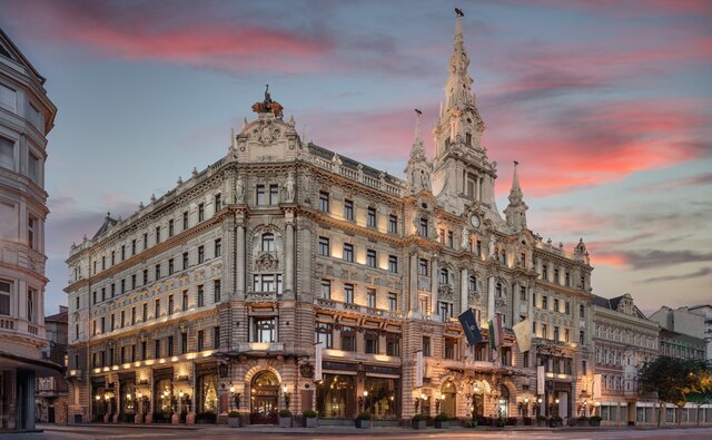 Anantara_New_York_Palace_Budapest_Hotel_Exterior_Hero_Twilight-JPG_- approx. 5MB-3530x2353.jpg