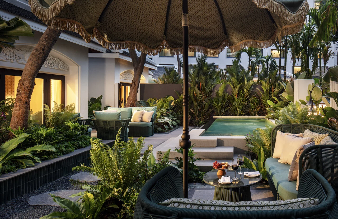 Anantara Siam Bangkok Hotel_Anantara_Garden_Pool_Villa_239_Evening_wide.jpg