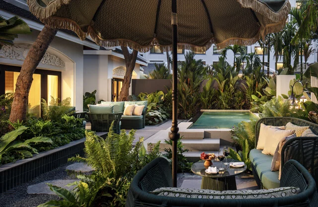 Anantara Siam Bangkok Hotel_Anantara_Garden_Pool_Villa_239_Evening_wide