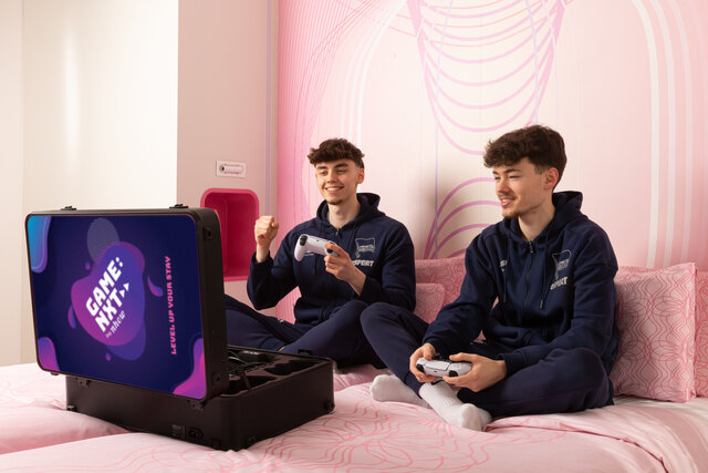 nhow_Berlin_Room_Lifestyle_POGA_gaming_boys.jpg