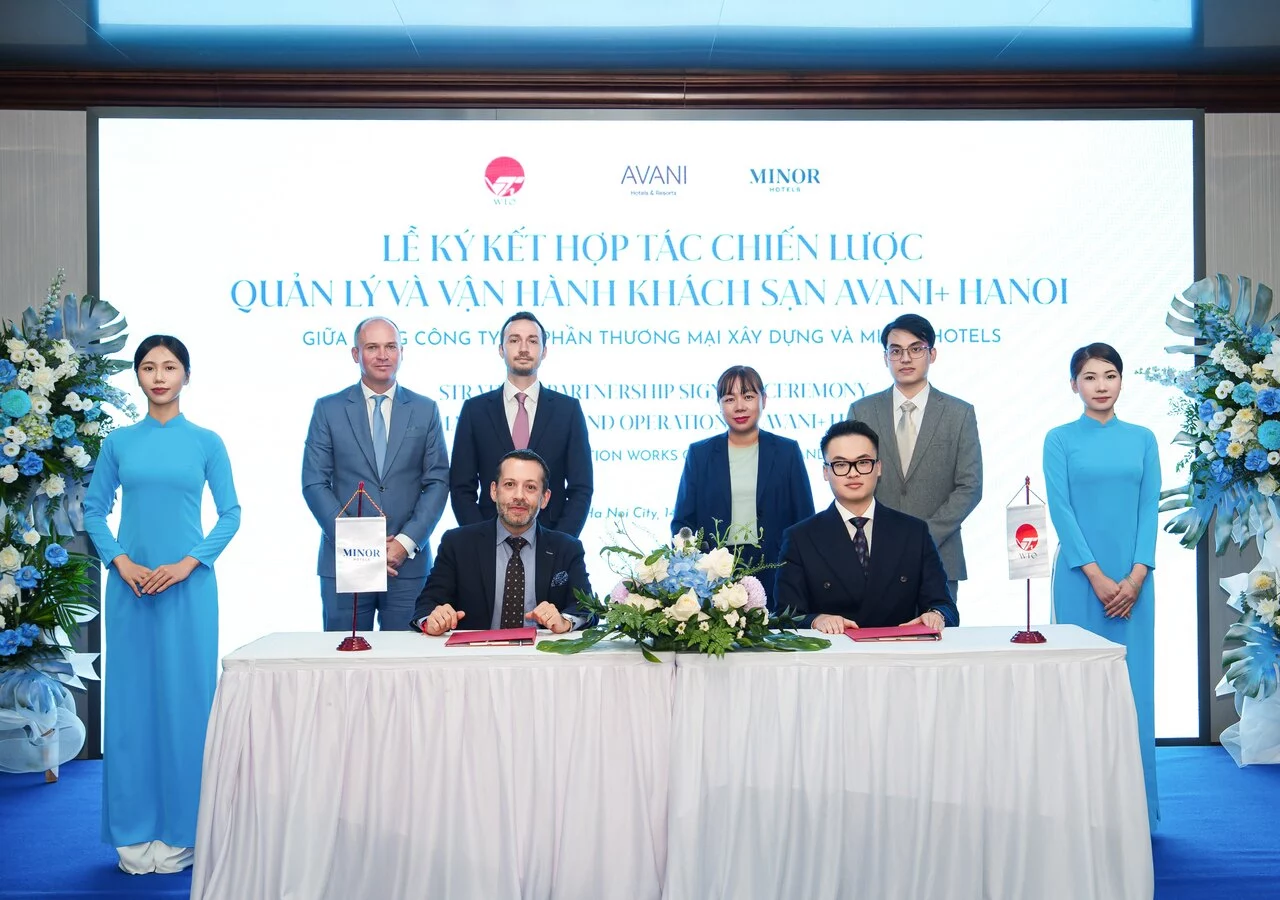 Avani+ Hanoi Signing Ceremony (Second from Left to Right) Ross Sanders, Area General Manager, Vietnam, Minor Hotels; Yasin Munshi, Vice President Development, Minor Hotels; Omar Romero, Chief Development & Luxury Officer, Minor Hotels; Ms. Dinh Thi Hong Van, Chief Financial Officer of Gerbera-II Hospitality One Member Company Limited; Mr. Nguyen Duc Thuan, WTO Representative; Mr. Vo Toan Cong, Chairman of Gerbera-II Hospitality One Member Company Limited
