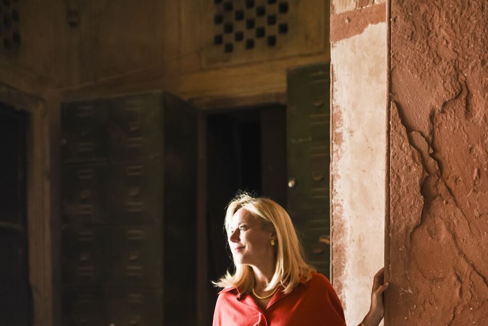 Minister Sigrid Kaag draagt een spectaculaire jurk van textielafval in India | Marie Claire