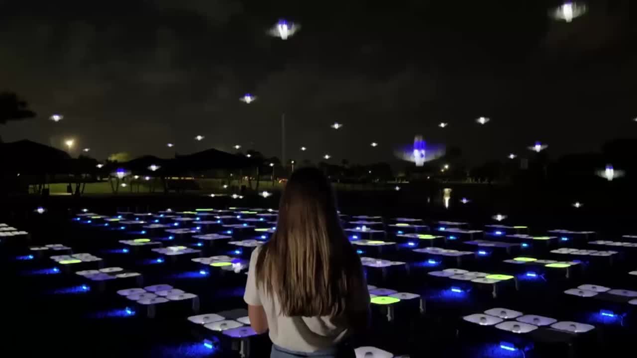 DroneArt Show_Fever (21).mp4