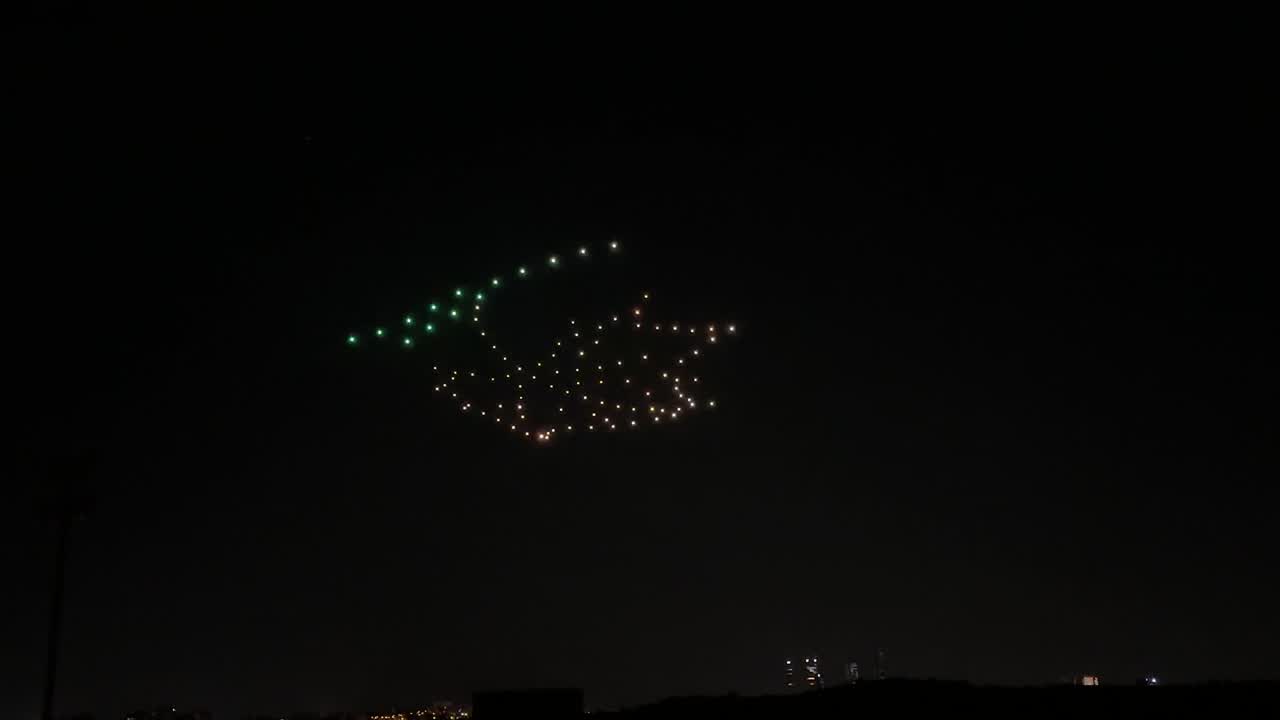 DroneArt Show_Fever (16).MOV
