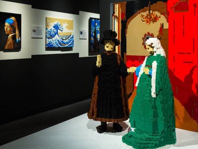 ARNOLFINI-WEDDING-Art-of-the-brick