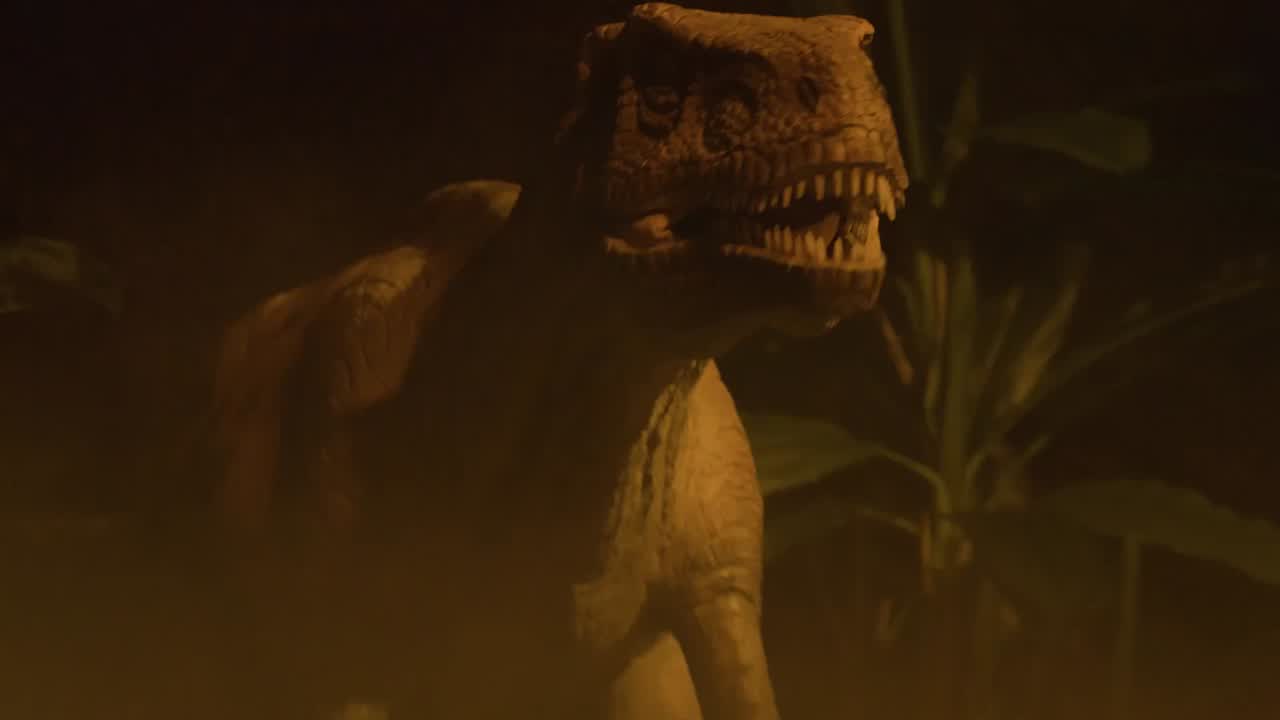 Tease_16X9_DINOS_ALIVE_EN.mp4