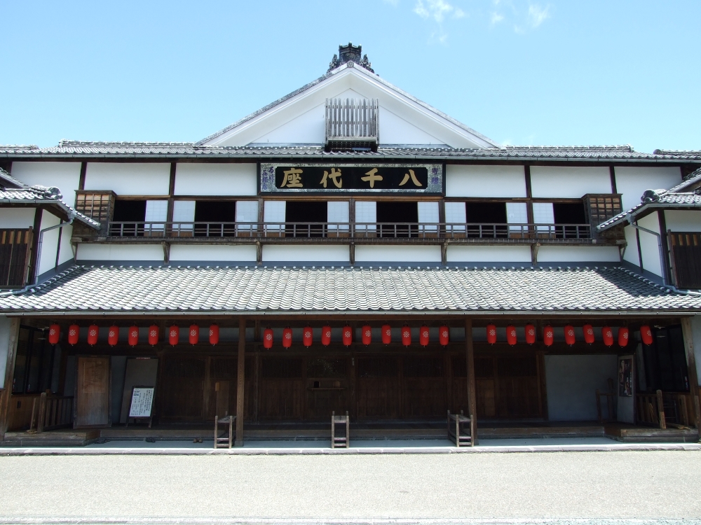 外観正面.jpg