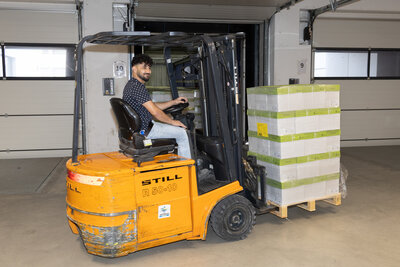 Willisau Brack.Alltron Mitarbeiter Anlieferung (2)